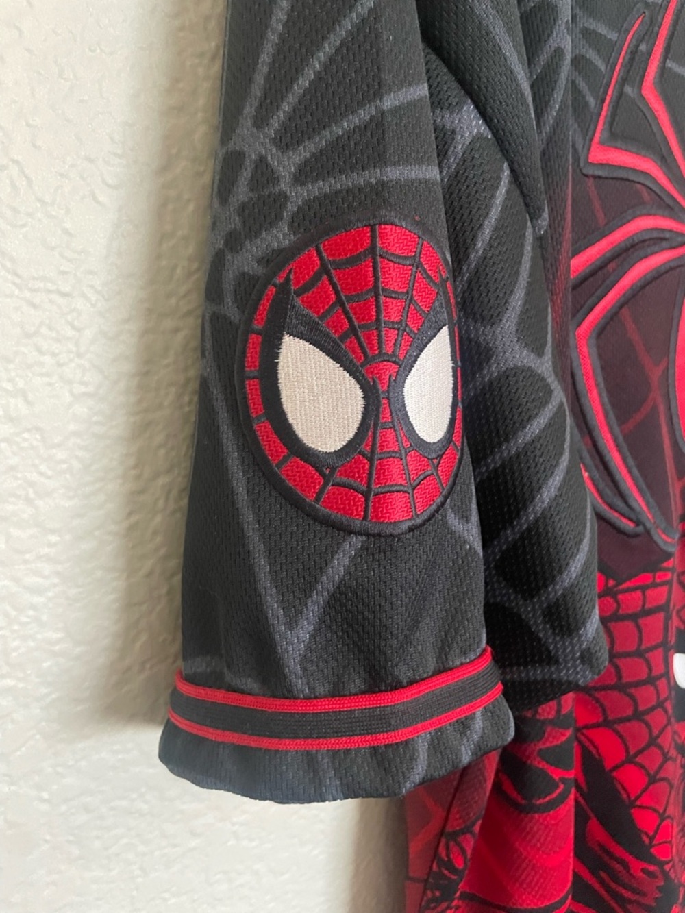 Vintage 2002 Marvel Spider-Man Baseball Jersey - Picture 6 of 9